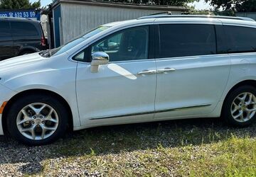 Chrysler Pacifica 104.000 km 34.999 &euro; Hamburg 22309