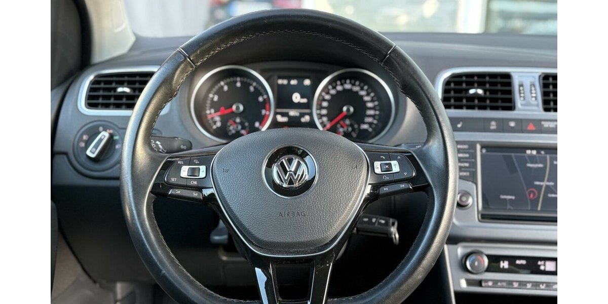 VW Polo V 1.2 TSI ALLSTAR KAMERA/PANORAMA/1.HAND 9.900 km 12.900 &euro; Villingen-Schwenningen 78054