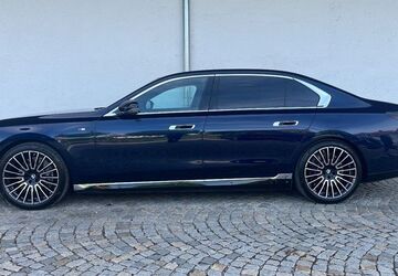 BMW i7 7.045 km 95.150 &euro; München 81245