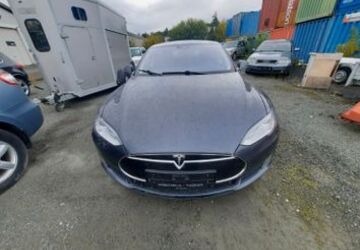 Tesla Model S 285.196 km 21.000 &euro; Goldbach 63773