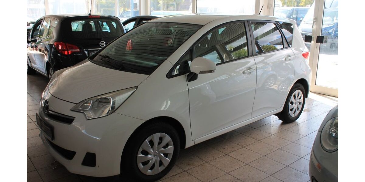 Toyota Verso-S 76.978 km 9.990 &euro; Bad Oldesloe 23843