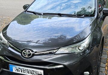 Toyota Avensis 62.000 km 19.900 &euro; München 81735