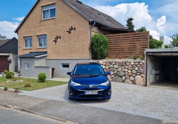 Toyota Avensis 131.000 km 12.250 &euro; Grebin 24329