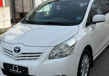 Toyota Verso 155.000 km 7.440 &euro; Düsseldorf 40468