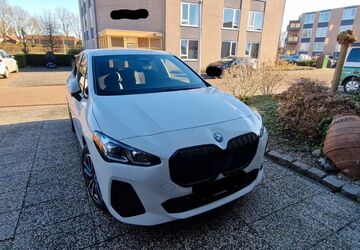 BMW 225 Active Tourer 21.440 km 34.200 &euro; Oldenzaal 