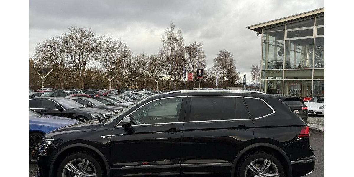 VW Tiguan Allspace Highline 4Motion 7-SITZ/PANO/ACC 90.578 km 31.900 &euro; Villingen-Schwenningen 78054