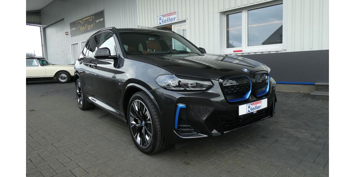BMW iX3 33.421 km 52.900 &euro; Paderborn 33106