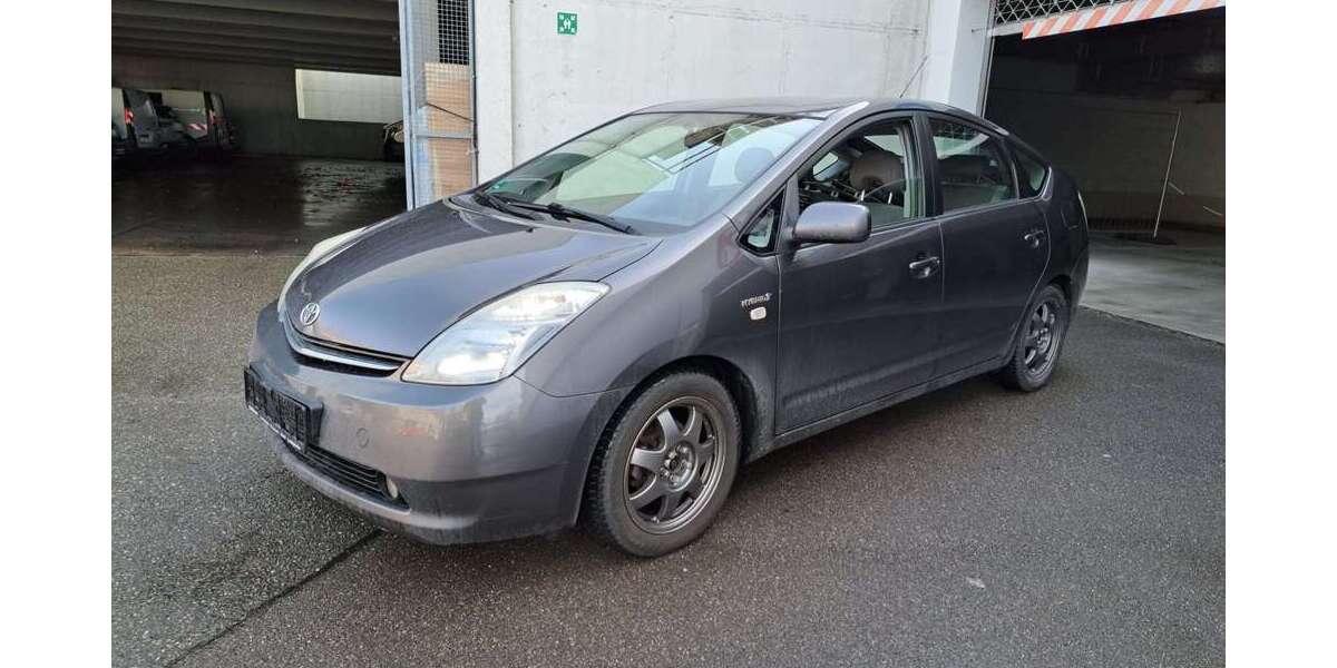 Toyota Prius 200.000 km 2.950 &euro; Reutlingen 72766