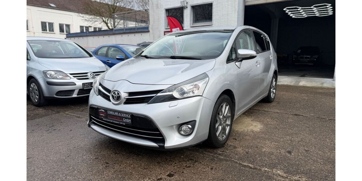 Toyota Verso 129.000 km 9.450 &euro; Lage 32791