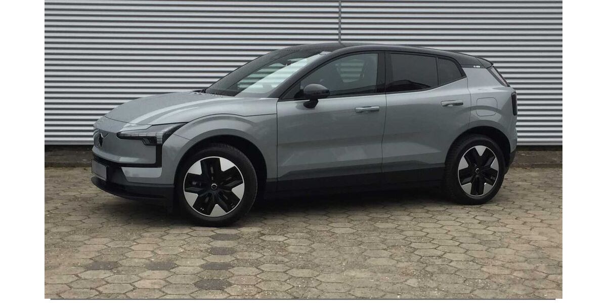 Volvo EX30 1.043 km 34.850 &euro; Hamburg 22393