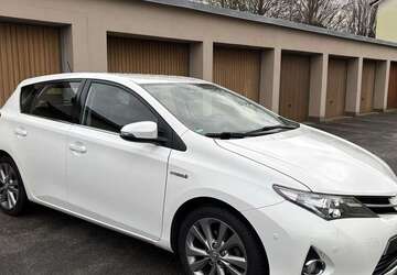 Toyota Auris 149.780 km 11.400 &euro; Lübeck 23560
