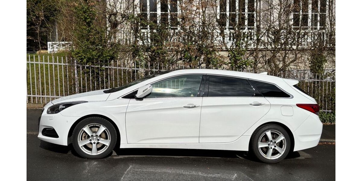 Hyundai i40 190.000 km 8.500 &euro; Kassel 34131