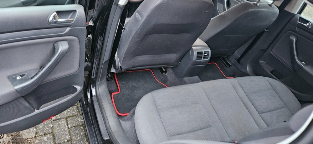 VW Golf V 158.000 km 3.600 &euro; Möhnesee 59519