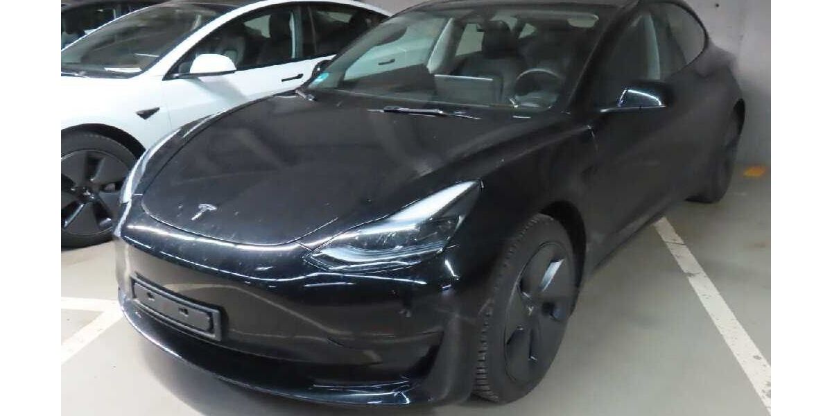 Tesla Model 3 52.742 km 25.450 &euro; Barchfeld - Immelborn 36456