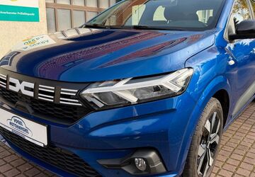 Dacia Sandero 14.622 km 14.970 &euro; Berlin 13059