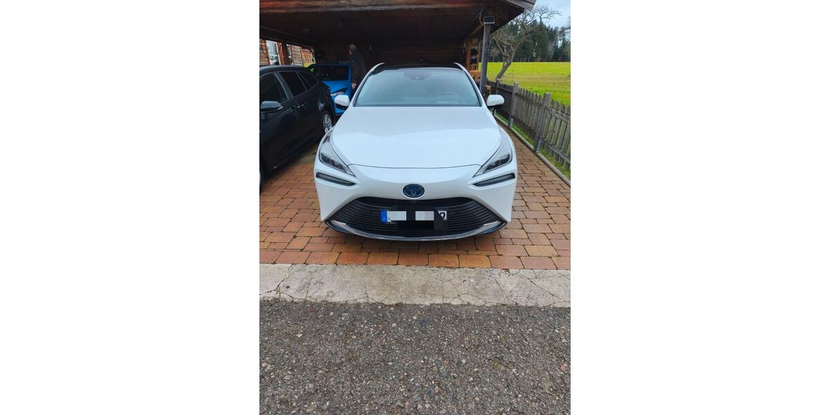 Toyota Mirai 21.000 km 20.199 &euro; Karlsruhe 76149