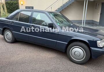 Mercedes-Benz 190 220.000 km 4.299 &euro; Calden 34379
