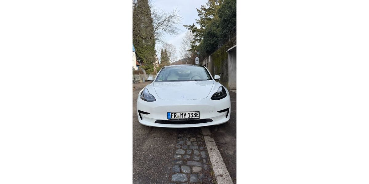 Tesla Model 3 25.500 km 29.900 &euro; Freiburg 79106