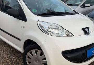 Peugeot 107 150.345 km 2.790 &euro; Berlin 13089