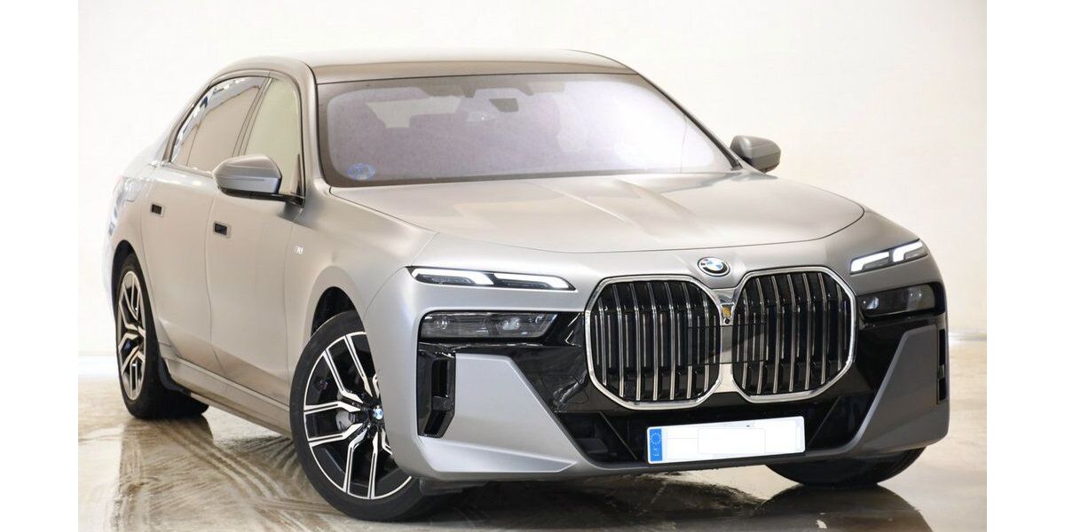 BMW 750 18.056 km 95.950 &euro; Hüllhorst 32609
