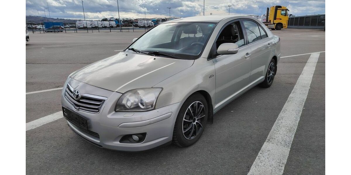 Toyota Avensis 308.000 km 2.800 &euro; Frankfurt am Main 65933