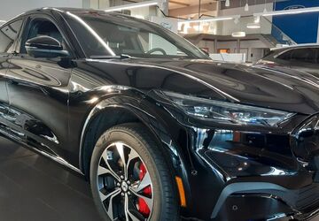 Ford Mustang Mach-E 4.000 km 43.390 &euro; Görlitz 02827