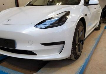 Tesla Model 3 48.594 km 30.750 &euro; Steinbach-Hallenberg OT Herges-Hallenberg 98587