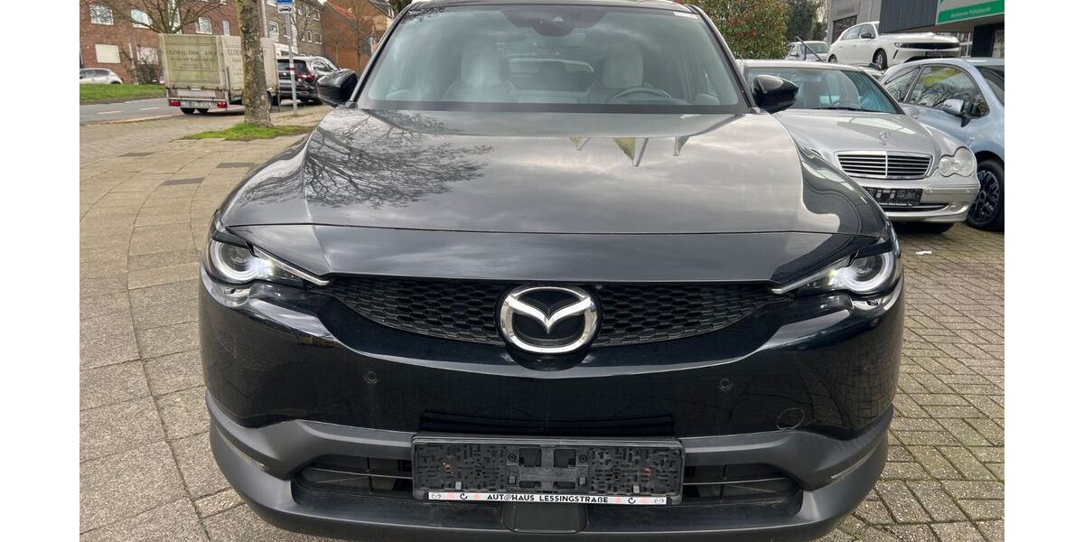 Mazda MX-30 32.861 km 12.290 &euro; Oberhausen 46145
