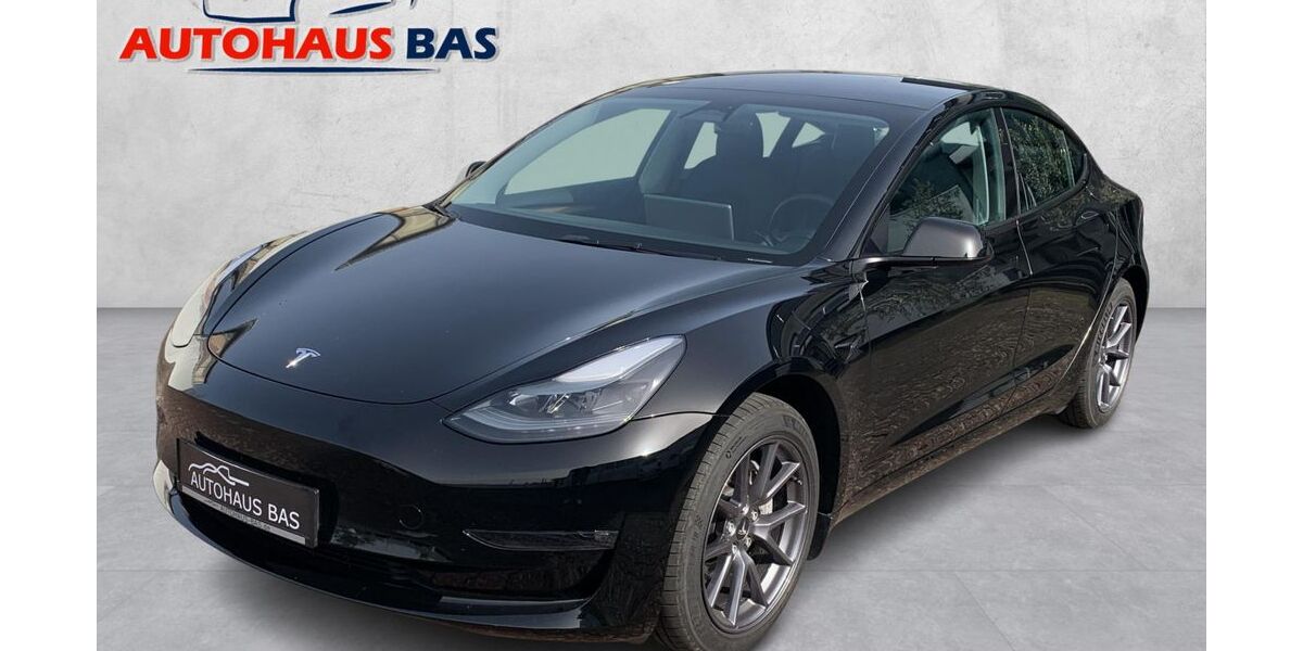 Tesla Model 3 50.085 km 29.950 &euro; Kaarst 41564