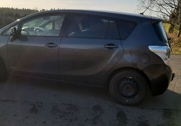 Toyota Corolla Verso 179.500 km 6.900 &euro; Lasel 54612