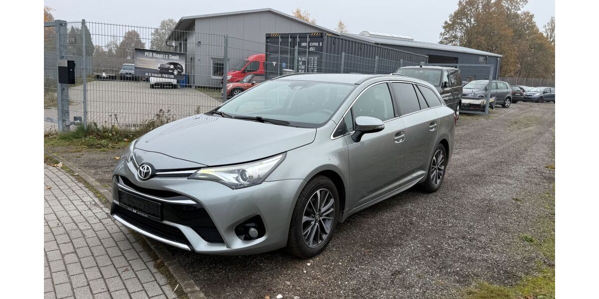 Toyota Avensis 288.455 km 9.990 &euro; salzhausen 21376
