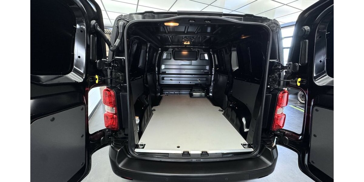 Opel Vivaro -e Cargo Elegance M 75 kWh 1. Hand 14.200 km 26.550 &euro; Lich 35423