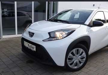 Toyota Aygo (X) 30.160 km 13.990 &euro; Bad Gögging 93333