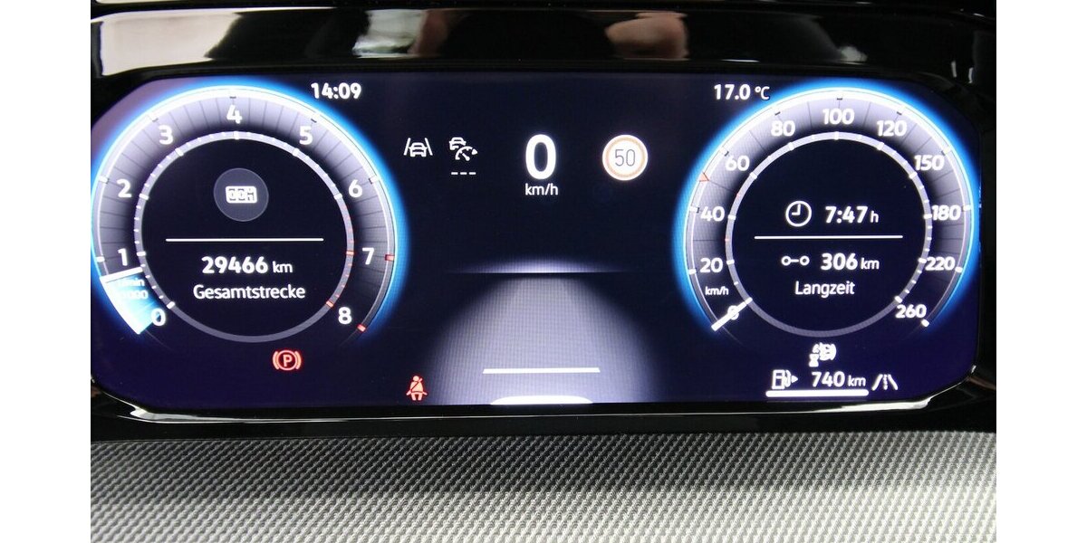 VW Golf VIII Variant 1.5 TSI R-Line LED+KAMERA+ACC 29.466 km 26.700 &euro; Hagenow 19230