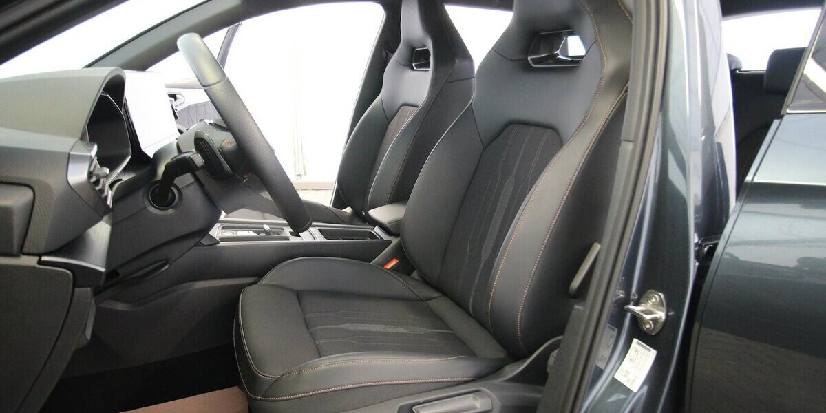 Cupra Leon Sportstourer e-HYBRID 6-DSG NAVI+LED+ACC 8.829 km 27.900 &euro; Hagenow 19230