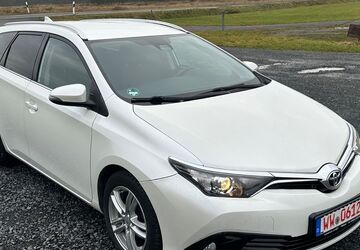 Toyota Auris 121.000 km 10.990 &euro; Westerburg 56457