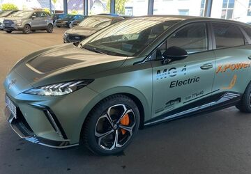 MG 4 2.500 km 33.900 &euro; Rostock 18106