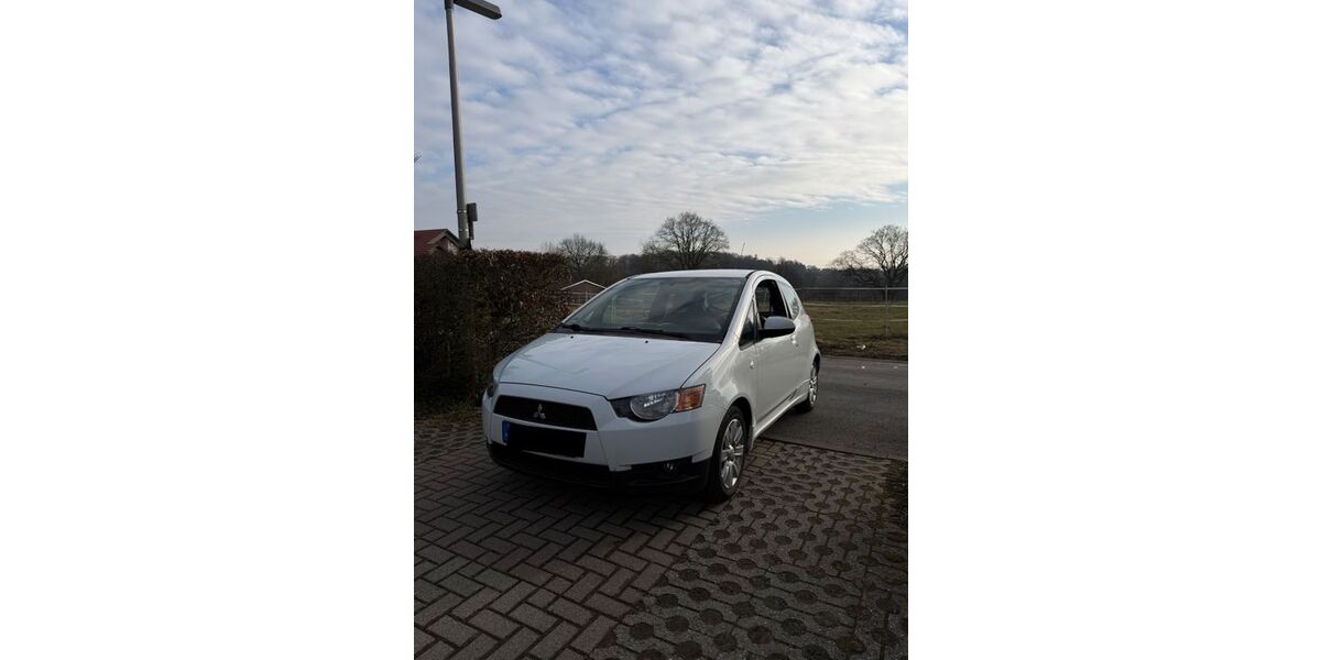 Mitsubishi Colt 94.000 km 3.300 &euro; Fuldatal 34233