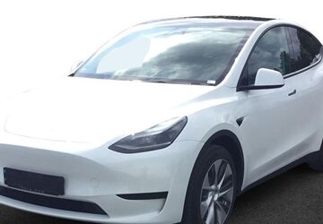 Tesla Model Y 62.022 km 30.463 &euro; Eschborn 65760