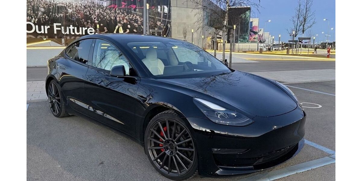 Tesla Model 3 86.000 km 27.900 &euro; Berlin 10369