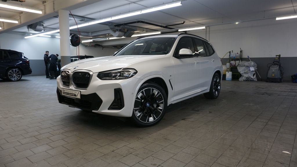 BMW iX3 28.353 km 41.440 &euro; Erlangen 91058