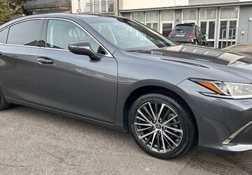 Lexus ES 300 33.725 km 38.998 &euro; Wiesbaden 65207