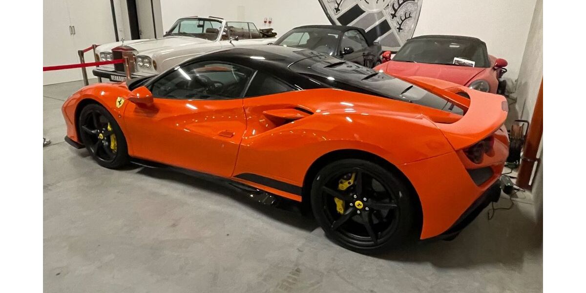Ferrari F8 12.500 km 318.888 &euro; Greven 48268