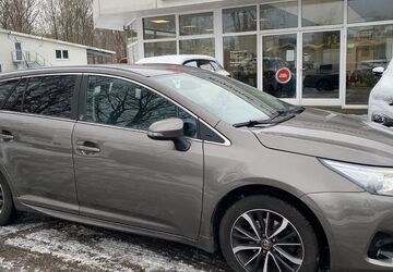 Toyota Avensis 68.230 km 17.690 &euro; Neuruppin 16816