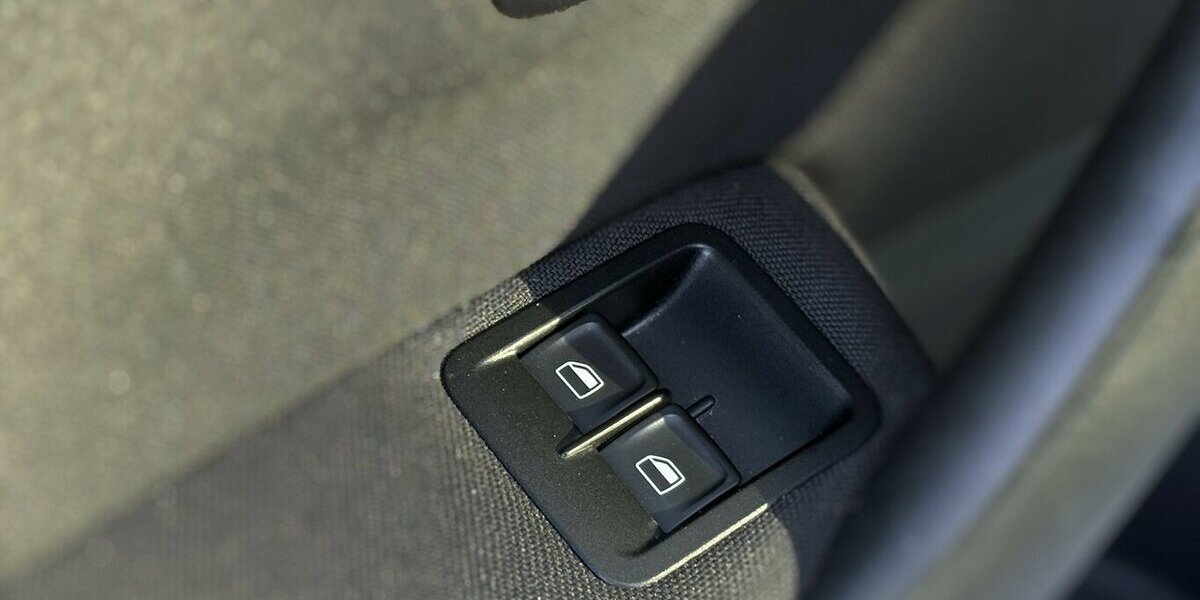 VW Polo V 1.2 TSI ALLSTAR KAMERA/PANORAMA/1.HAND 9.900 km 12.900 &euro; Villingen-Schwenningen 78054