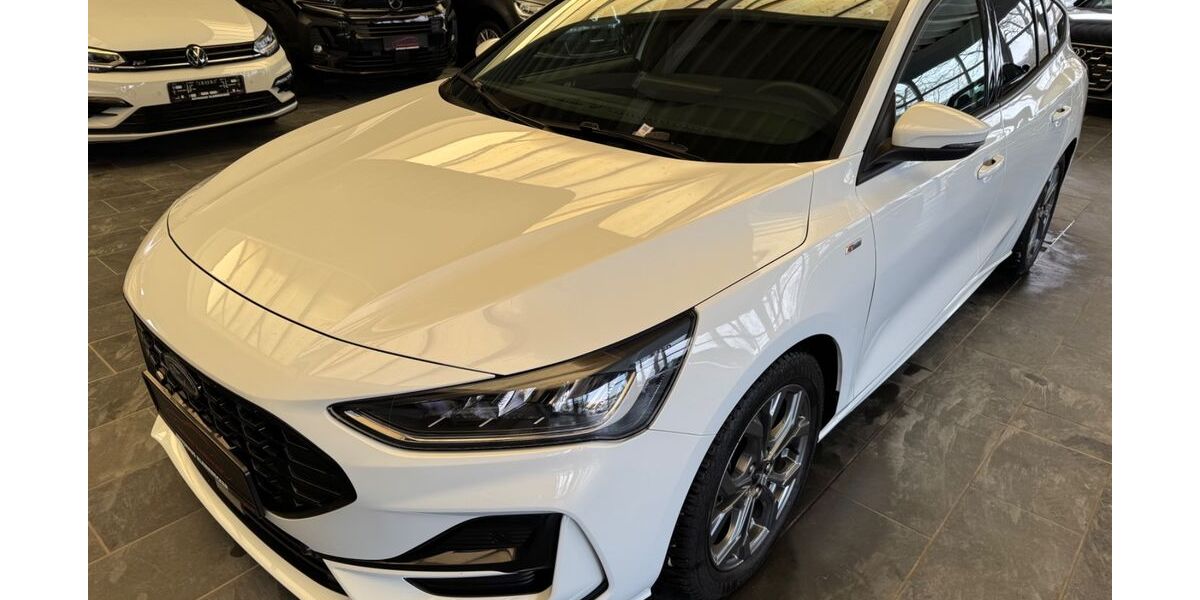 Ford Focus 13.900 km 23.599 &euro; Versmold 33775