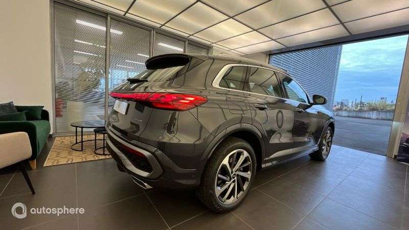 Audi Q5 2.0 e-hybrid 299ch S line quattro S tronic 7 5.000 km 73.999 &euro; Champniers 16430