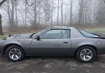 Pontiac Firebird 167.000 km 7.900 &euro; Villingen (Villingen-Schwenningen) 78048