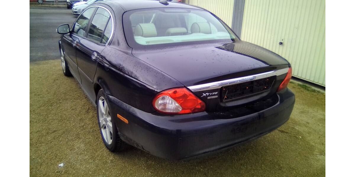 Jaguar X-Type 221.000 km 3.890 &euro; Konz 54329