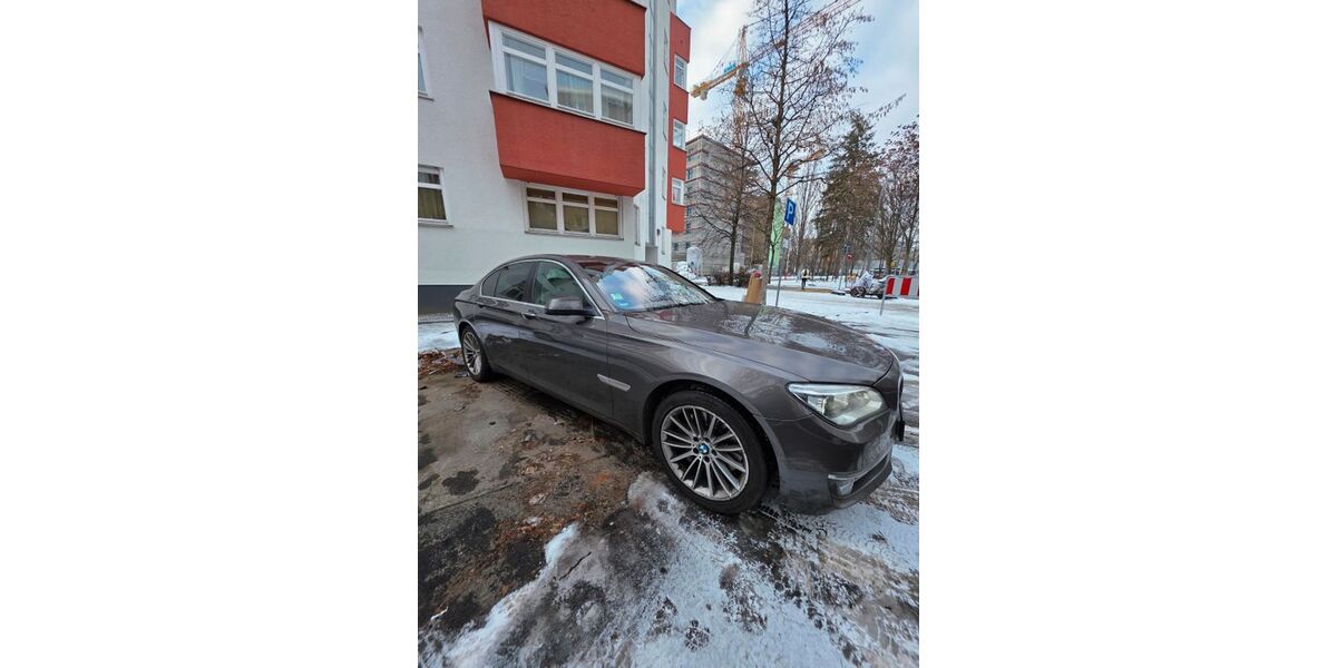 BMW 750 240.000 km 9.800 &euro; Berlin 13357